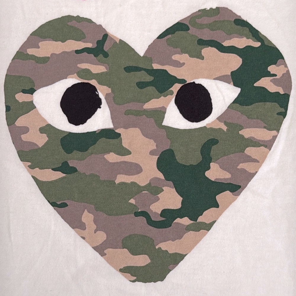 {NWT} PLAY Comme des Garcons | Camo Mirror Double Upside Down Heart T-shirt (L) - Picture 7 of 14